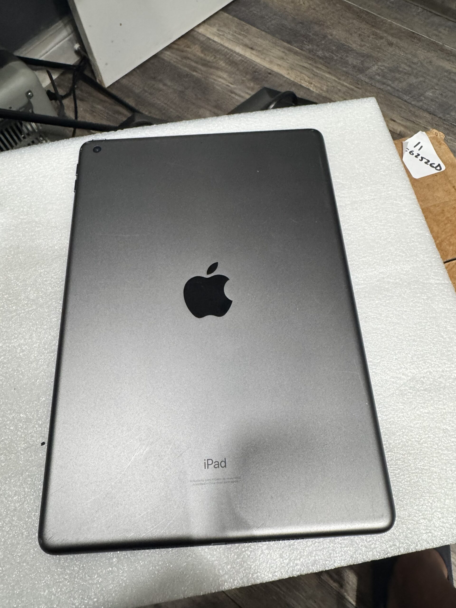 Apple iPad 9th Gen 64GB Wi-Fi 10.2” Space Gray Tablet MK2K3LL/A – Used - Image 3