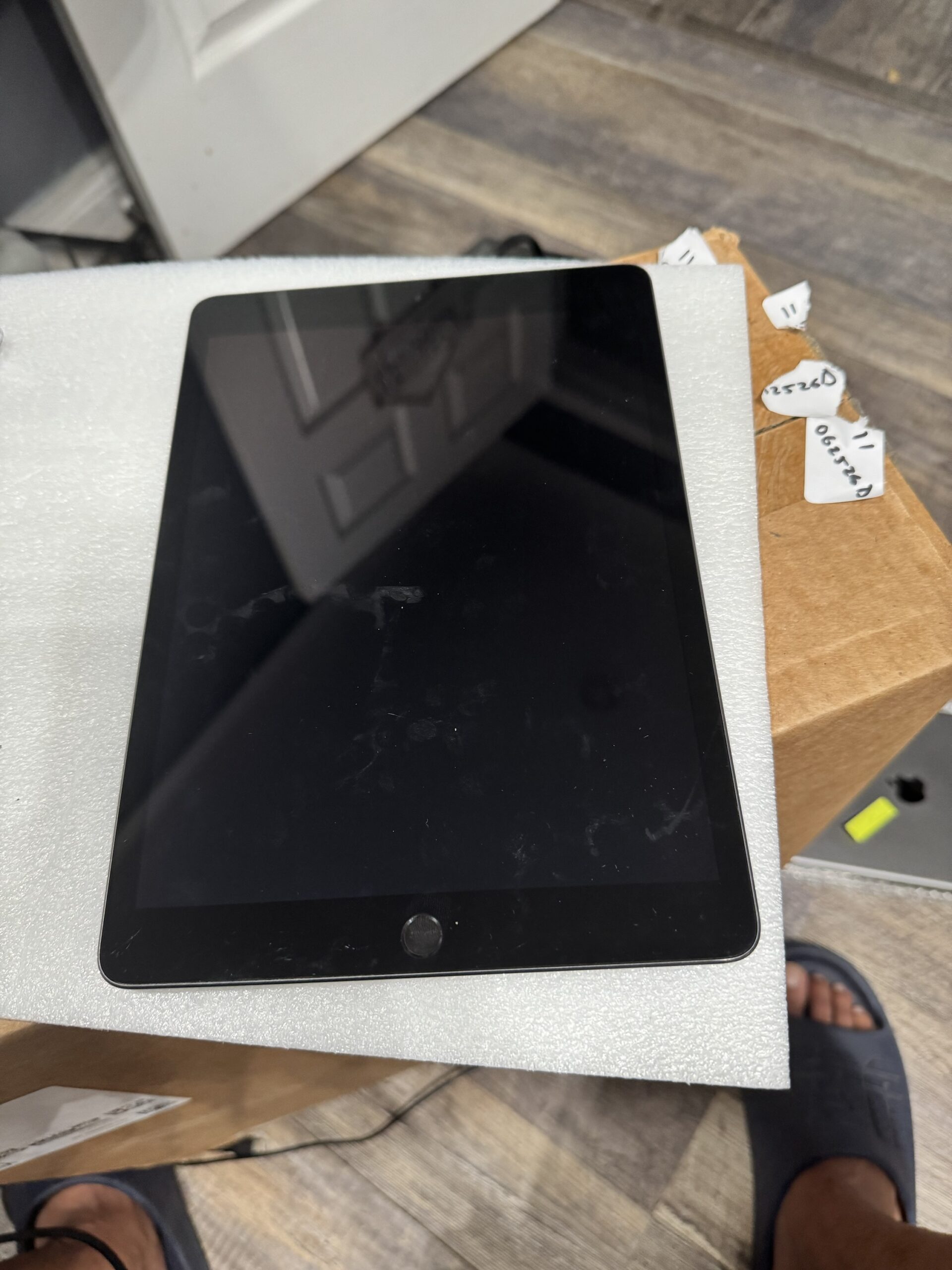 Apple iPad 9th Gen 64GB Wi-Fi 10.2” Space Gray Tablet MK2K3LL/A – Used - Image 4