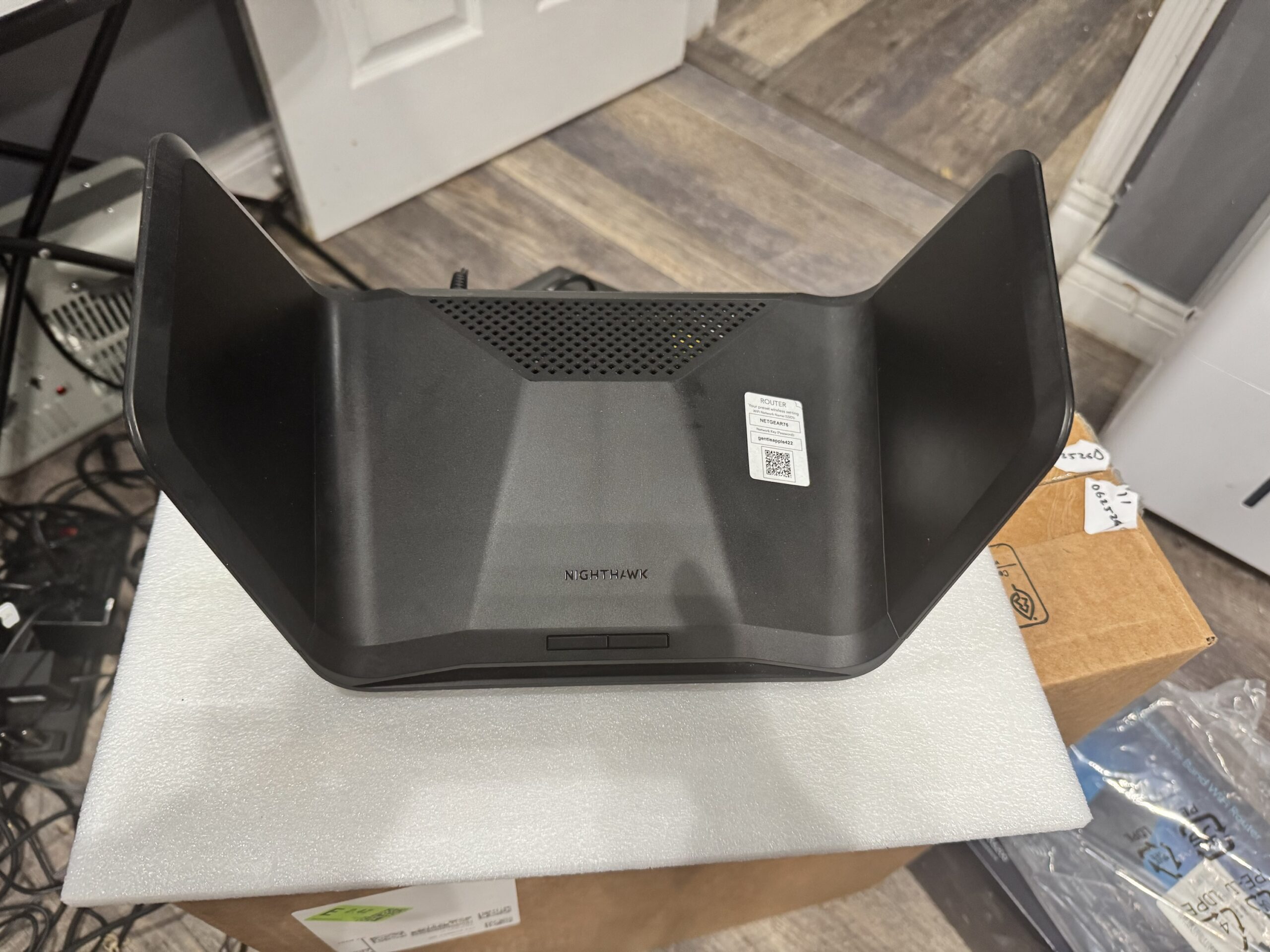 NETGEAR Nighthawk AX8 AX6200 WiFi 6 Tri-Band Router RAX70 Open Box - Image 10